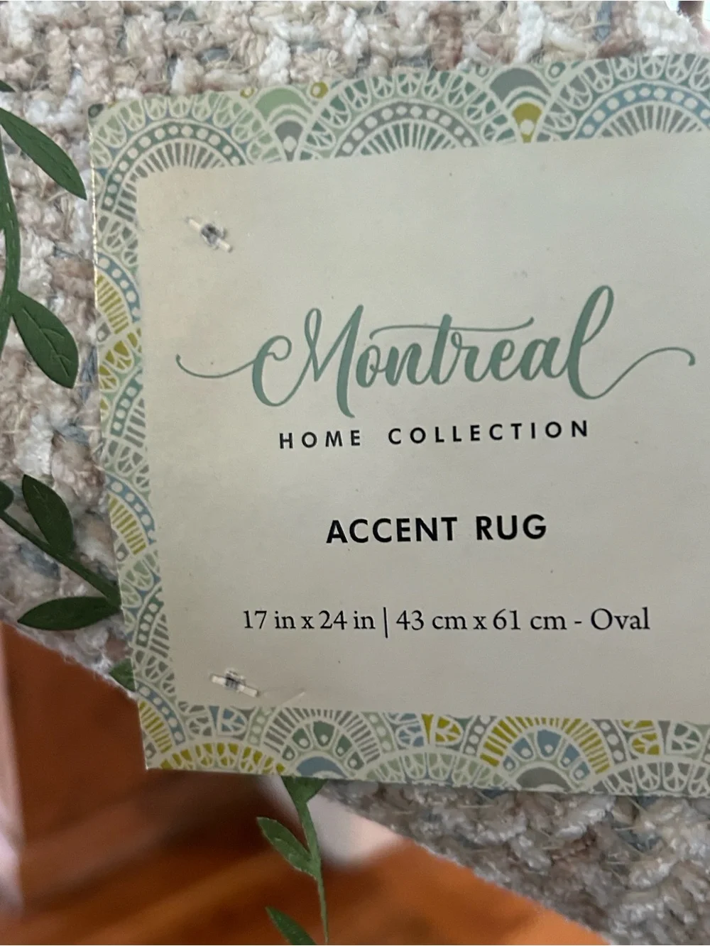 Montreal Oval Accent Rug Size 17 x 24 NEW!